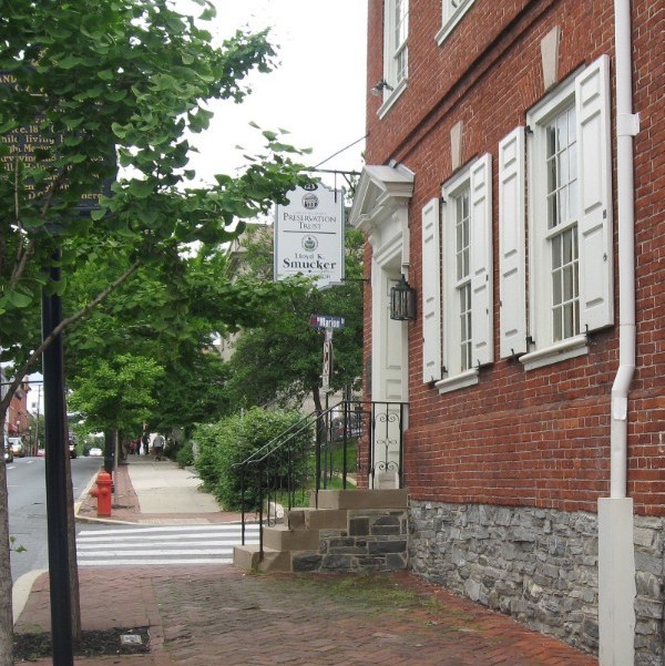 https://hptrust.org/wp-content/uploads/sehner-ellicott-von-hess-house-front-sidewalk.jpg