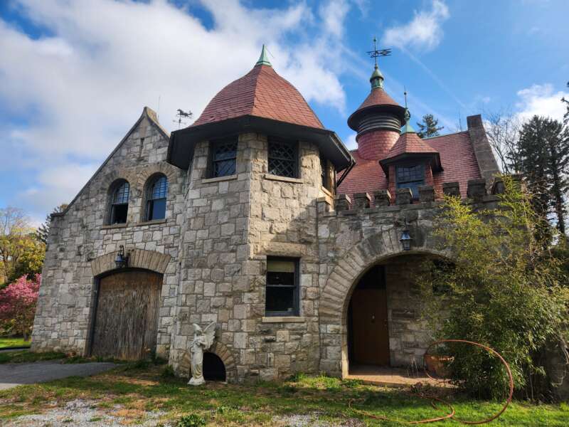 Roslyn Carriage House